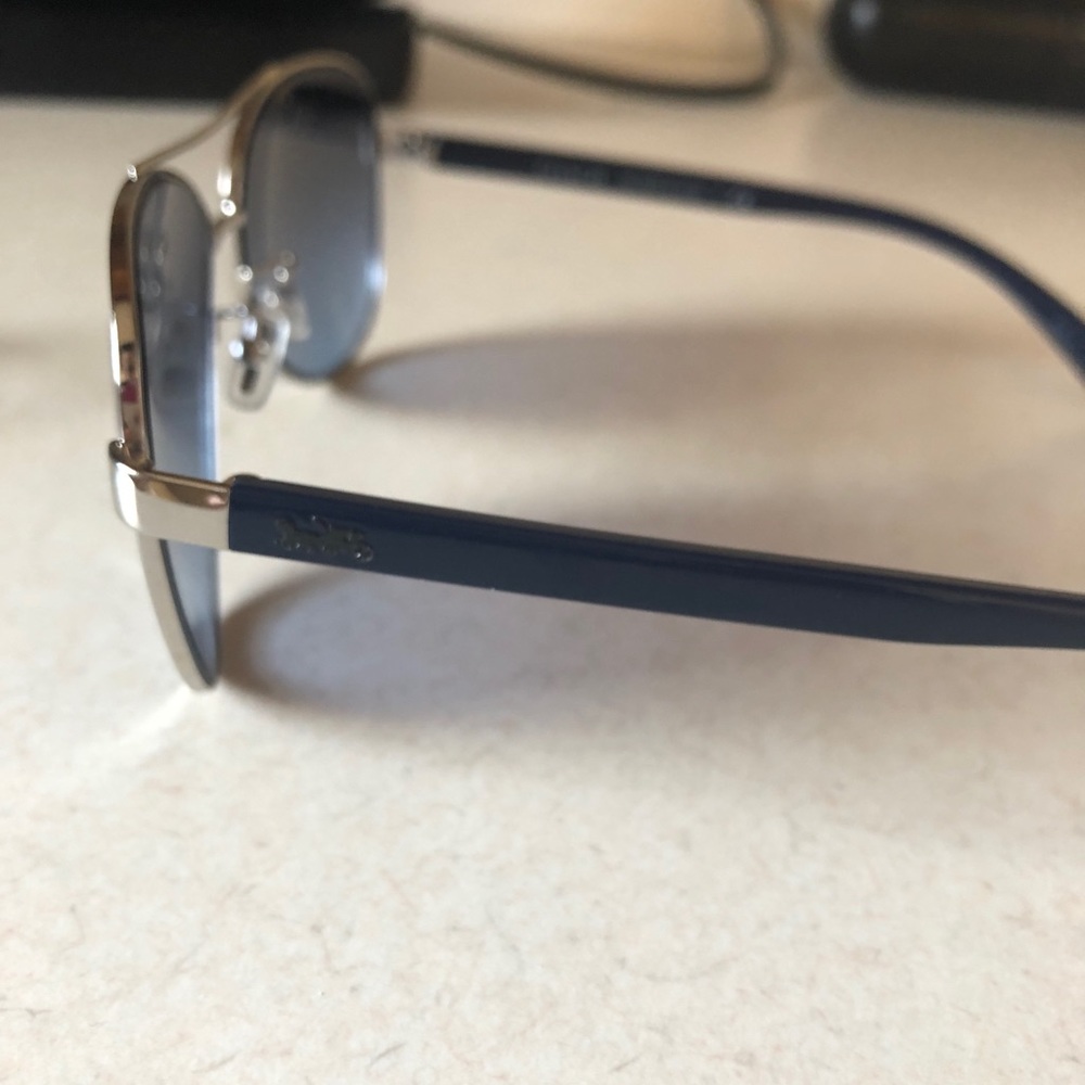 Barely used Coach sunglasses - Picture 2 of 2